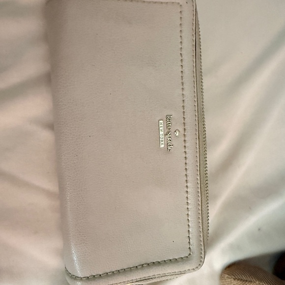 Kate Spade Wallet - Picture 1 of 3
